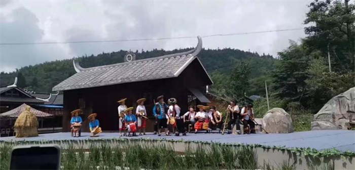 長沙展覽展示設計,商業(yè)空間設計,長沙五岳展覽服務有限公司 長沙展覽展示設計,商業(yè)空間設計,長沙五岳展覽服務有限公司